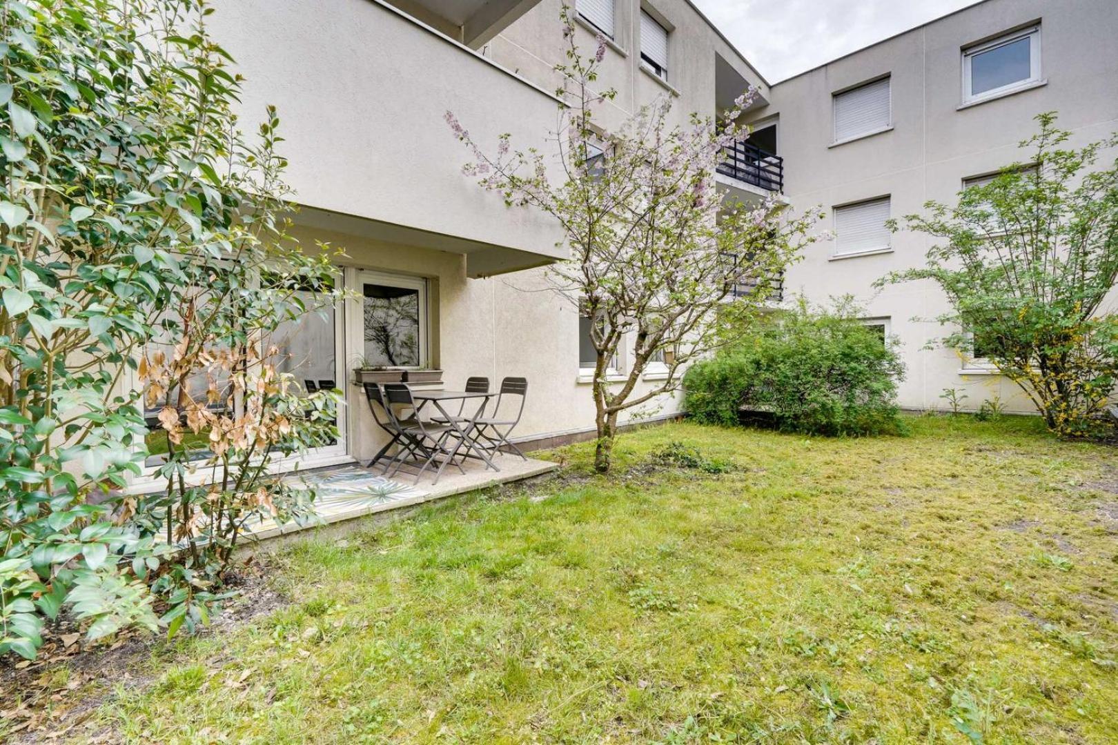 Pleasant Flat In Bordeaux With Terrace And Parking Apartment Exterior photo